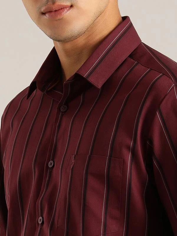 Indian Terrain Men Striped Maroon Shirt